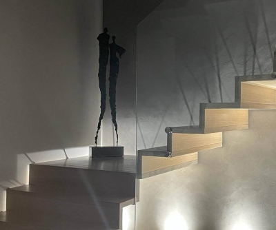 Duża rzeźba sztuka współczesna, rzeźba postacie ze stali i gliny