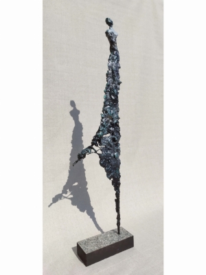 Duża rzeźba do salonu nowoczesna