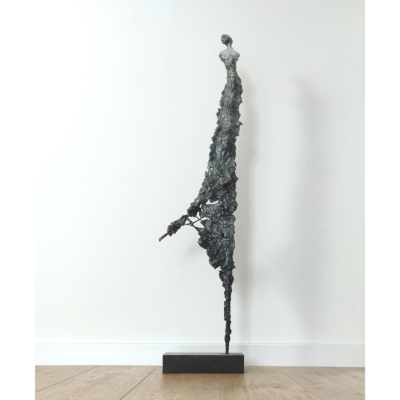 Duża rzeźba do salonu nowoczesna kobieta sztuka współczesna, elegancka figura do domu