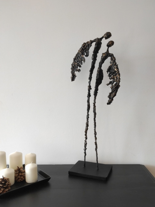 Rzeźba nowoczesna ze stali i gliny  postacie, anioły