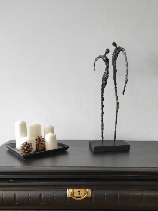 Rzeźba nowoczesna ze stali i gliny  w tańcu