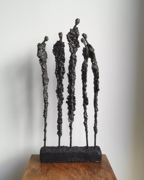 Rzeźba postacie - nowoczesne rzeźby ze stali i gliny 71 cm