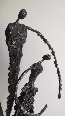 duza-rzezba-do-domu-ekspresja-tanca-relacji-nowoczesne-rzezby