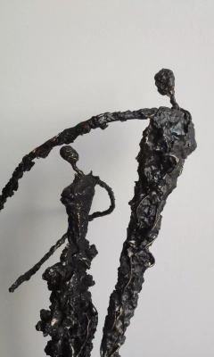 duza-rzezba-do-domu-ekspresja-tanca-relacji-nowoczesne-rzezby