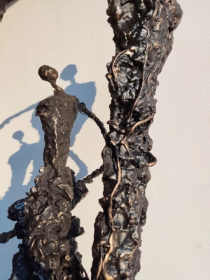 duza-rzezba-do-domu-ekspresja-tanca-relacji-nowoczesne-rzezby