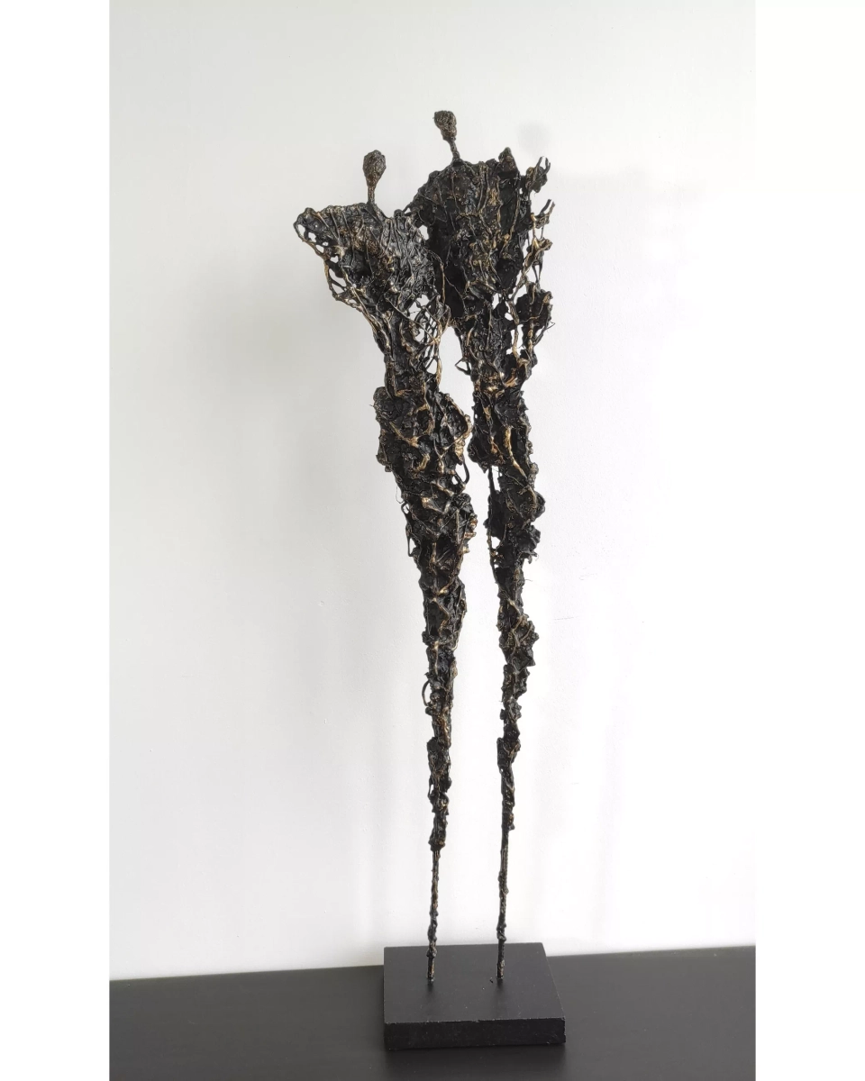 rzezby-duze-sploty-nowoczesne-rzezby-artystyczne-do-domu