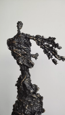 rzezba-ulotnosc-sylwetka-kobiety-duze-rzezby-na-sprzedaz-sklep