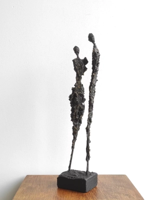 rzezba-abstrakcyjna-mala-rzezba-figurka-z-gliny-stali