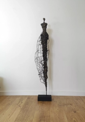 rzezba-Dorado-sylwetka-kobiety-rzezby-wspolczesne-na-sprzedaz