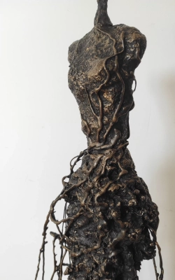 rzezba-Dorado-sylwetka-kobiety-rzezby-wspolczesne-na-sprzedaz