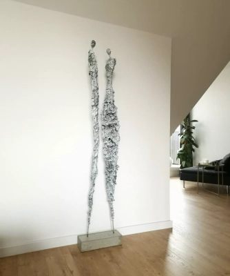 nowoczesna-rzezba-z-metalu-i-gliny-duza-rzezba-para