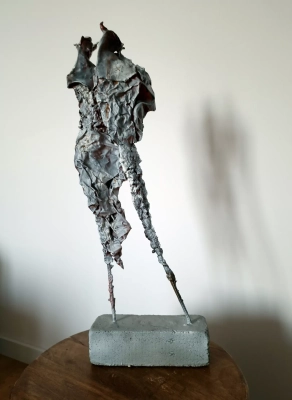male-rzezby-artystyczne-z-metalui-gliny-oryginalna