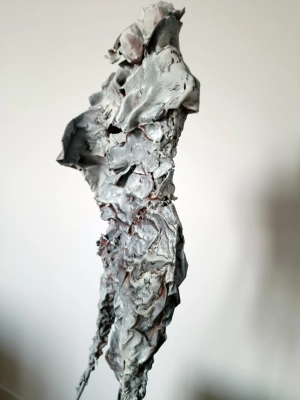 male-rzezby-artystyczne-z-metalui-gliny-oryginalna