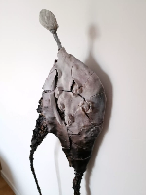 rzezba-Widzacy-duza-rzezba-wspolczesna-150-cm-z-metalu-gliny