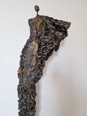 duza-rzezba-150-cm-do-domu-salonu-rzezba-Ulotnosc-sylwetka-kobiety