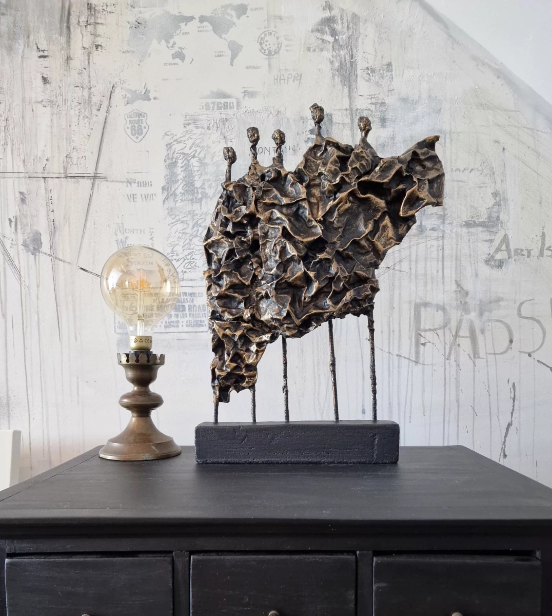 Rzezba-gabinetowa-abstrakcyjna-rzezba-Ulotnosc-postacie