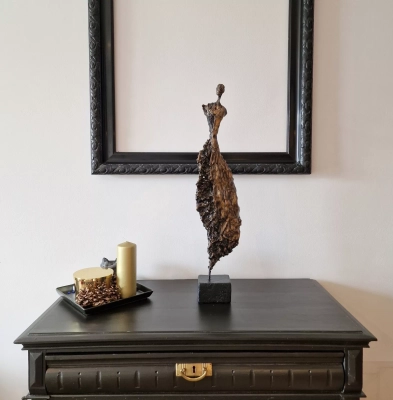 rzezba-Kobiecosc-braz-antyczny-nowoczesna-rzezba-na-sprzedaz