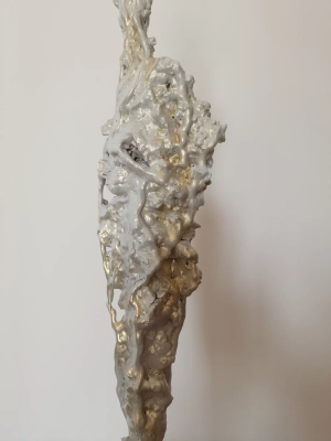 rzezba-sylwetka-kobiety-rzezba-gabinetowa-figurka