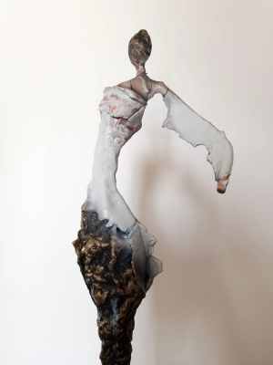 rzezby-na-sprzedaz-nowoczesna-rzezba-kobiety-aniol-oryginalna