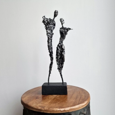 mala-rzezba-Sploty-nr35-figurka-z-gliny-stali-kobieta-mezczyzna