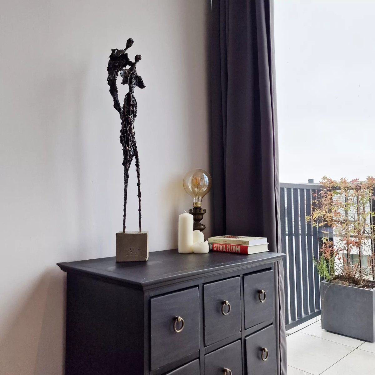 mala-rzezba-Sploty-nr-39-figurka-z-gliny-stali-anioly-nowoczesna