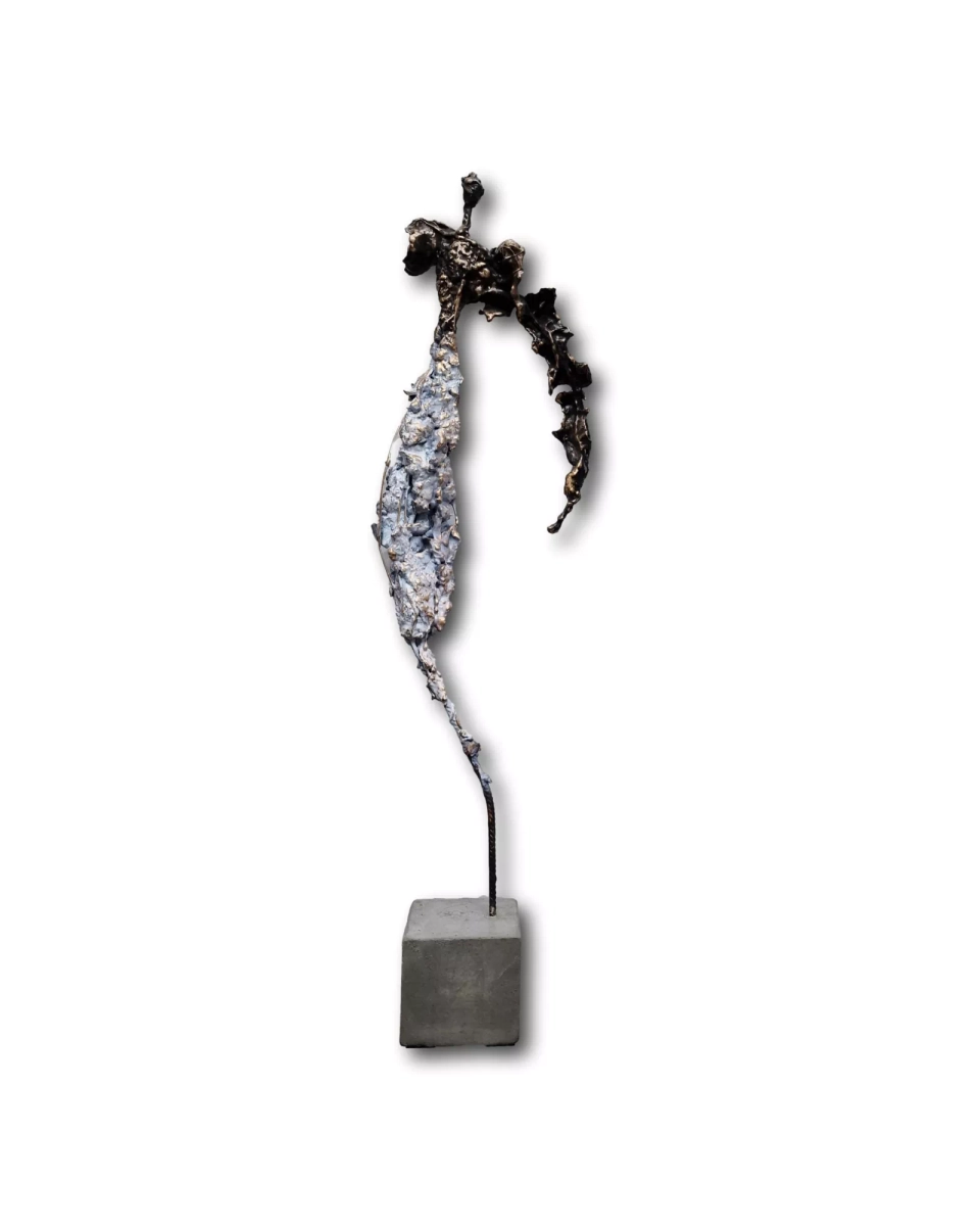 rzezba-aniol-postac-kobiety-nowoczesna-rzezba-artystyczna