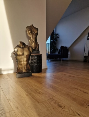 rzezba-tors-meski-duza-rzezba-sylwetka-mezczyzny-z-gliny