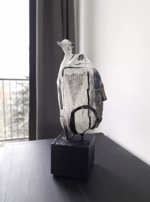 rzezba-artystyczna-mloda-sztuka-aukcja-rzezby-wspolczesnej