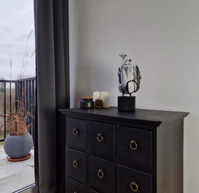 rzezba-artystyczna-mloda-sztuka-aukcja-rzezby-z-gliny-ceramika