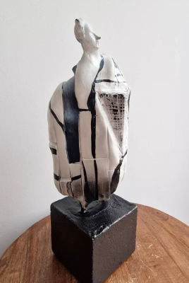 rzezba-artystyczna-mloda-sztuka-aukcja-rzezby-galeria