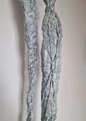 Nowoczesna-Rzezba-Abstrakcyjna-Metalu-i-Gliny-Unikalny-Design