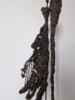 Rzezba-Abstrakcyjna-w-Stylu-Point-od-Balance-Nowoczesnosc-i-Elegancja