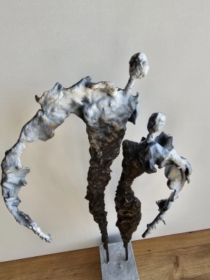 male-rzezby-artystyczne-do-domu-i-gabinetu-nowoczesne-i-eleganckie-ozdoby