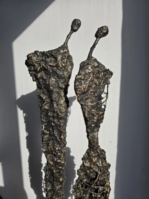 rzezba-wspolczesna-nowoczesny-design-duze-rzezby-z-pracowni