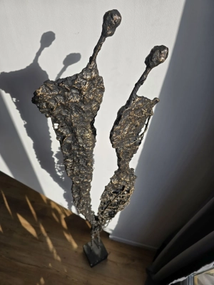 rzezba-wspolczesna-nowoczesny-design-duze-rzezby-z-pracowni