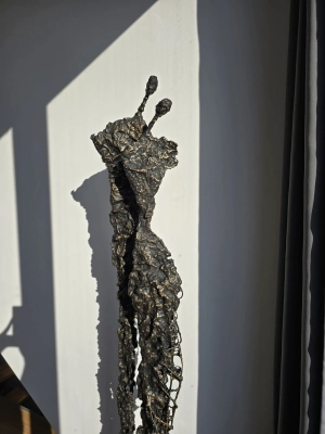 Wysokie-rzezby-z-metalu-nowoczesna-rzezba-na-sprzedaz-180-cm