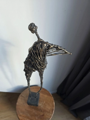 rzezba-gabinetowa-Ikarus-nowoczesna-rzezba-na-sprzedaz