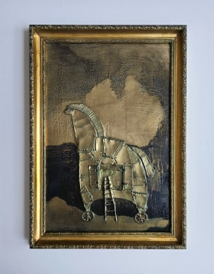 Obraz-w-zlotej-ramie-trojan-plaskorzezba-nowoczesny-obraz-do-gabinetu