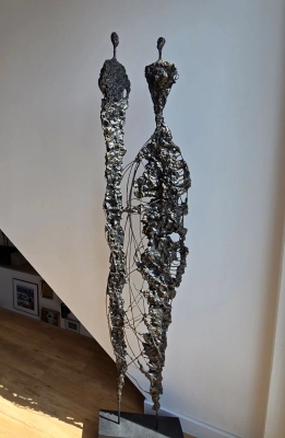 rzezba-nowoczesna-wysoka-rzezba-do-domu-salonu-artystyczna