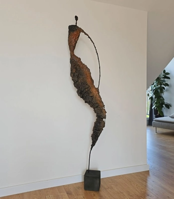 rzezba-nowoczesna-duza-rzezba-do-domu-salonu-kobieta-muza