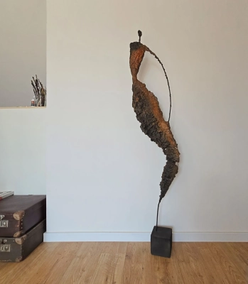 rzezba-nowoczesna-duza-rzezba-do-domu-salonu-kobieta-muza