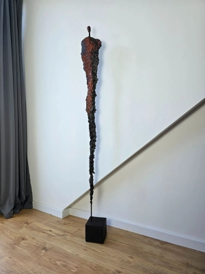 rzezba-nowoczesna-duza-rzezba-do-domu-salonu-postac-strateg