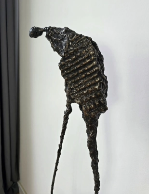 rzezba-gabinetowa-pancernik-mloda-sztuka-rzezby-sprzedaz