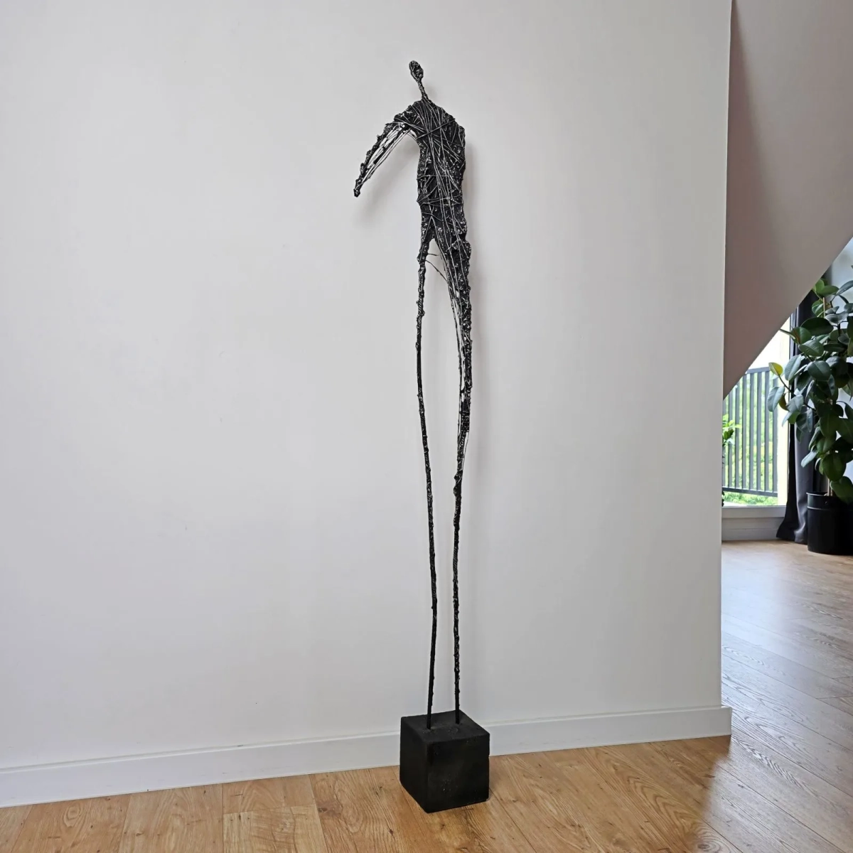 rzezba-nowoczesna-duza-rzezba-do-domu-salonu-postac-IKAR