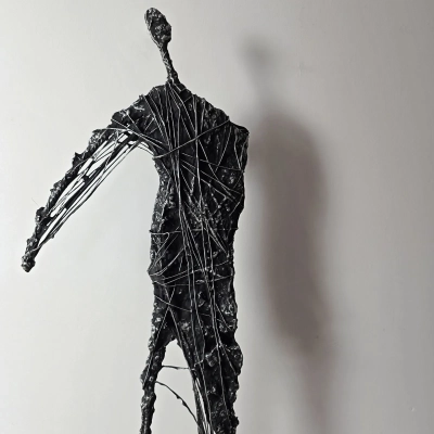 rzezba-nowoczesna-duza-rzezba-do-domu-salonu-postac-IKAR