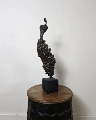 nowoczesne-rzezby-do-gabinetu-domu-z-polskiej-pracowni