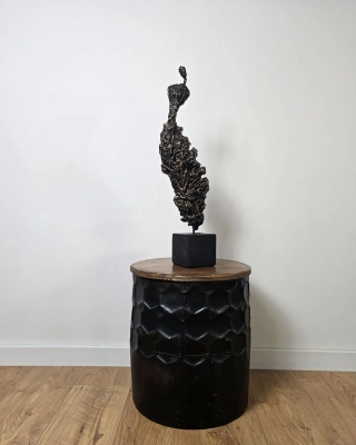 nowoczesne-rzezby-do-gabinetu-domu-z-polskiej-pracowni