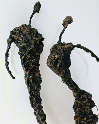 nowoczesna-rzezba-do-domu-oryginalna-rzezba-z-metalu