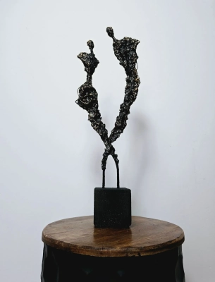 rzezba-statuetka-prezent-oryginalna-rzezba-abstrakcyjna