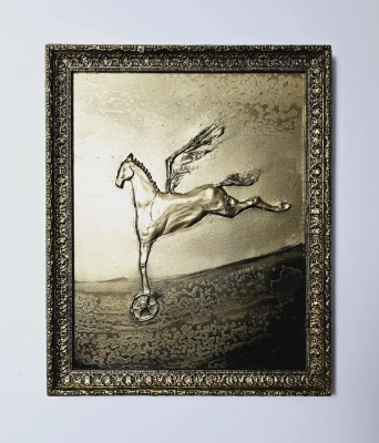 pegasus-plaskorzezba-obraz-w-zlotej-ramie-do-gabinetu-salonu